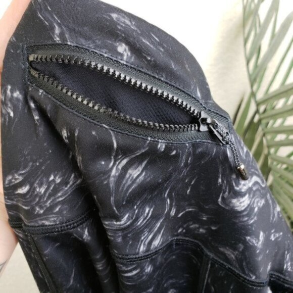 Lululemon Runday Crop *Full-On Luxtreme Leggings Arsenal Ambient Grey Black sz 4 - Picture 7 of 16